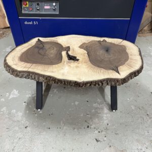 XXL-Couchtisch Walnussscheibe