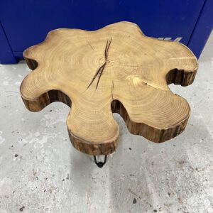 Couchtisch Robinienscheibe