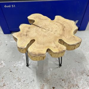 Couchtisch Robinienscheibe